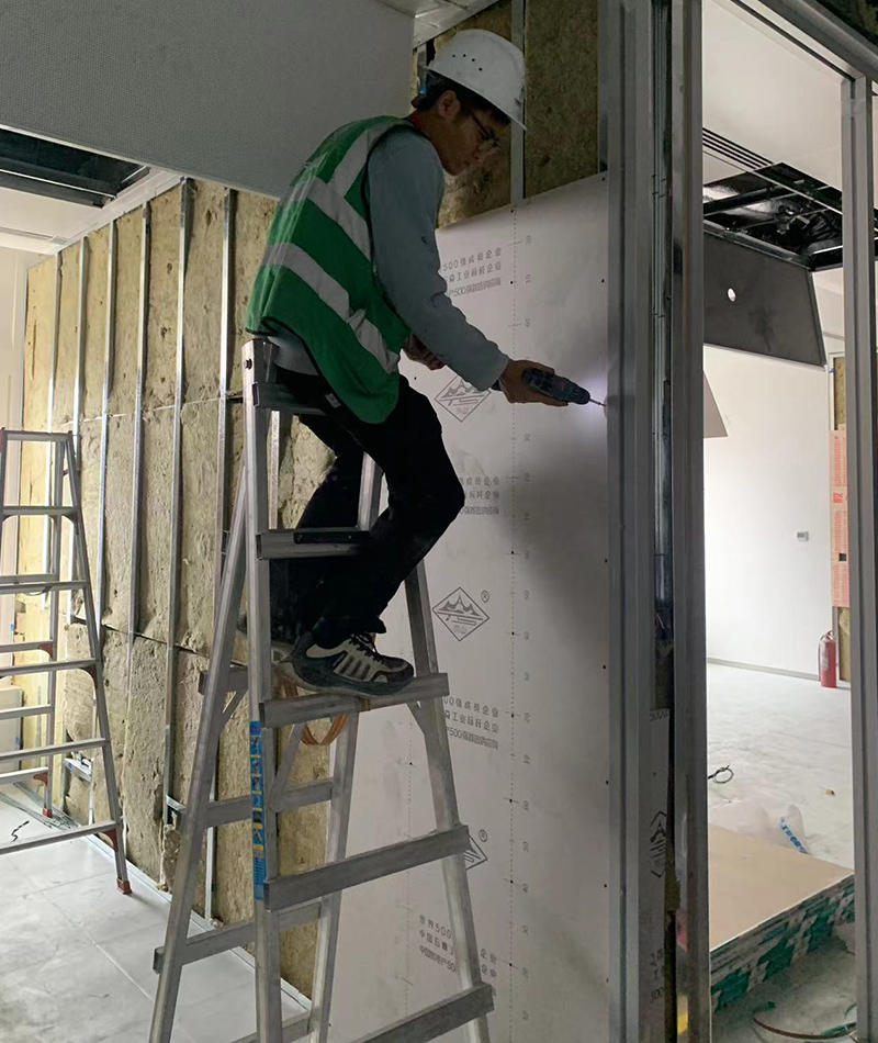 上海SK大廈辦公室裝修施工現場4