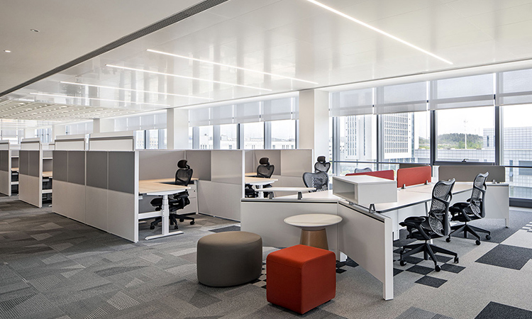 辦公室裝修如何避免屏幕反光？