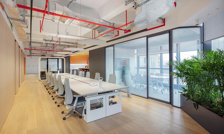 辦公室木地板裝修施工如何避免空鼓現(xiàn)象的發(fā)生？